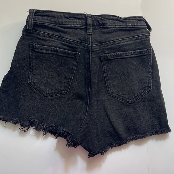 Shorts - Picture 4 of 4